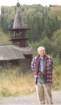 Евгений Евтушенко в Этнографическом парке истории реки Чусовой